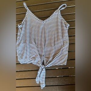 Livi tied tank